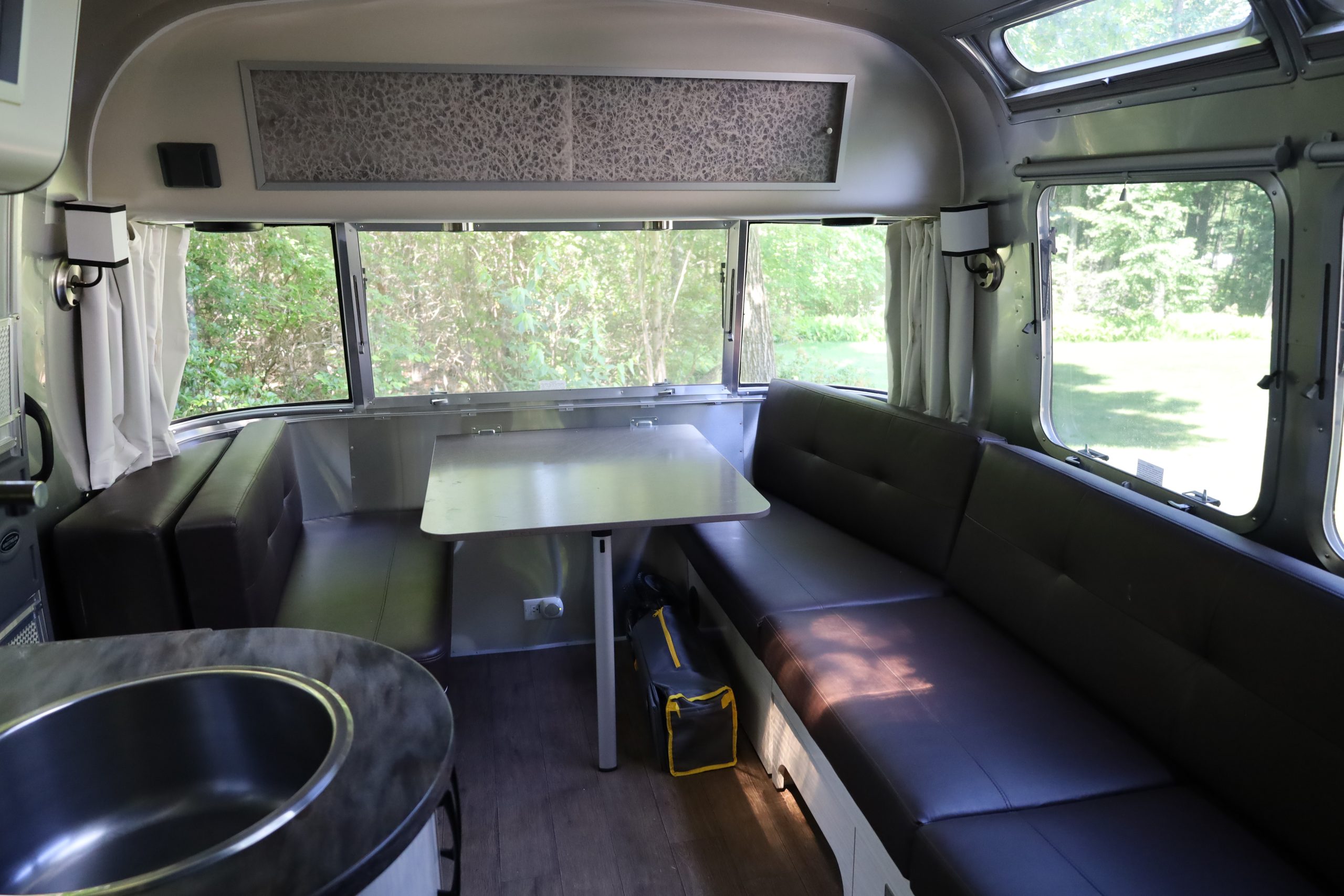 2020 Airstream International Serenity 25FB - Image 24