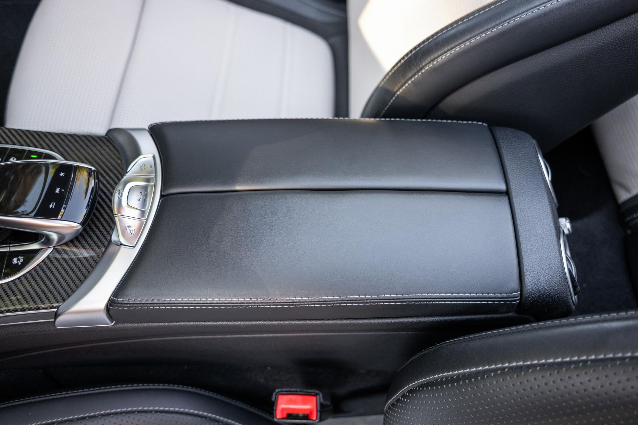 2017 Mercedes-Benz C63 AMG - Image 31