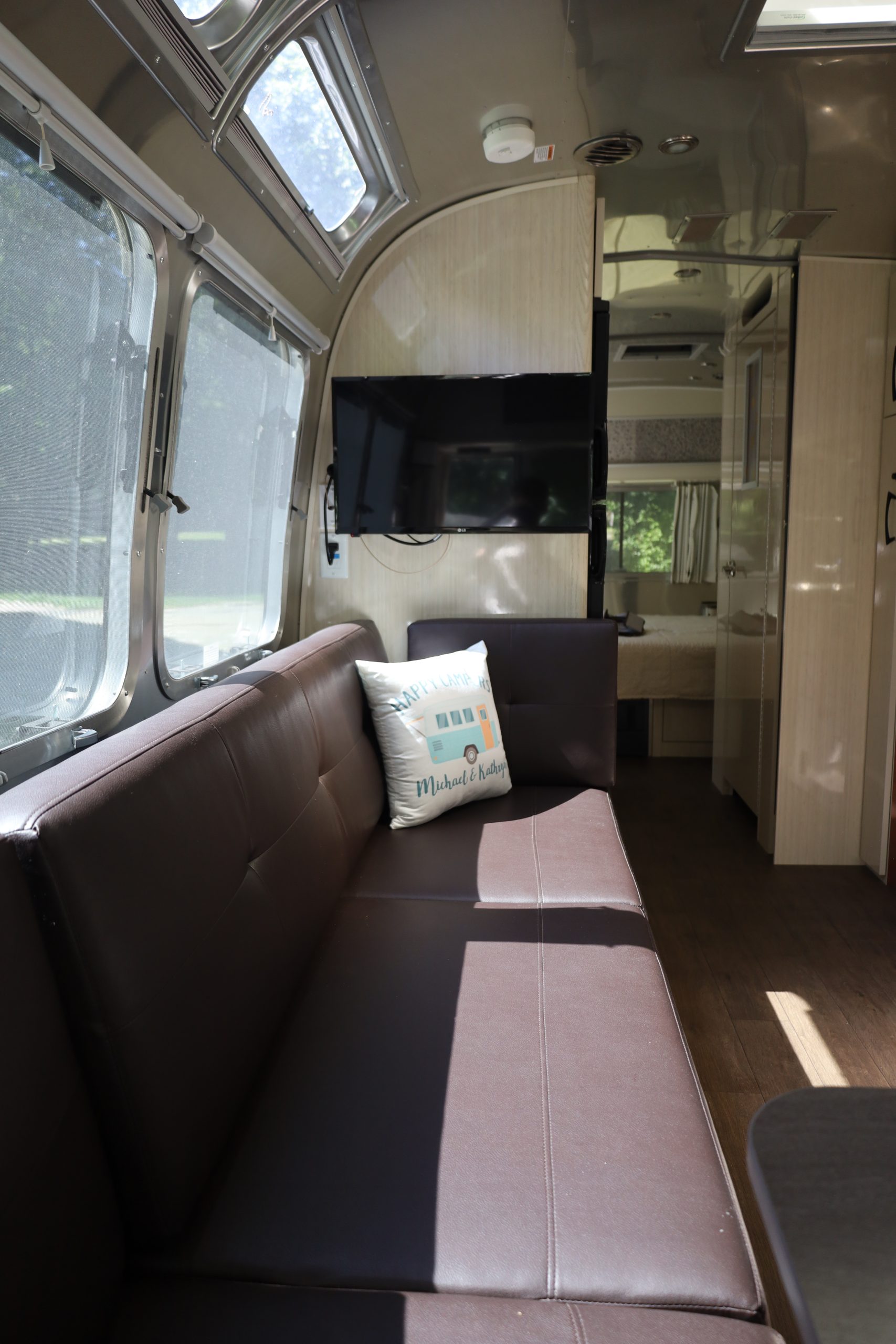 2020 Airstream International Serenity 25FB - Image 15
