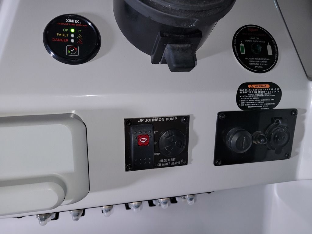 2020 Regal 28 Express - Image 13