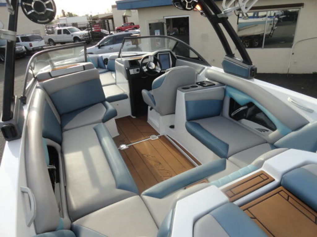 2020 Tige R23 - Image 16