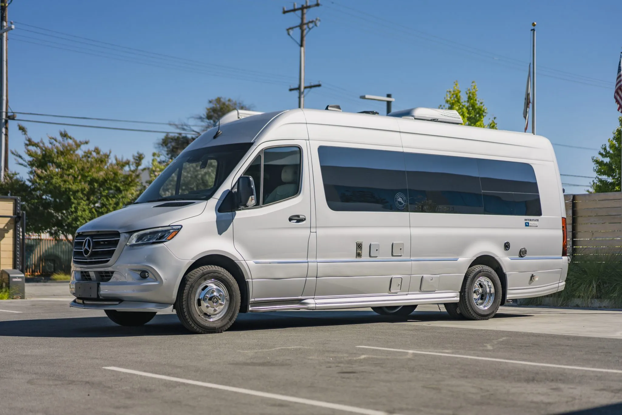 2021 Airstream Interstate 24GT Tommy Bahama Relax Edition - Image 5