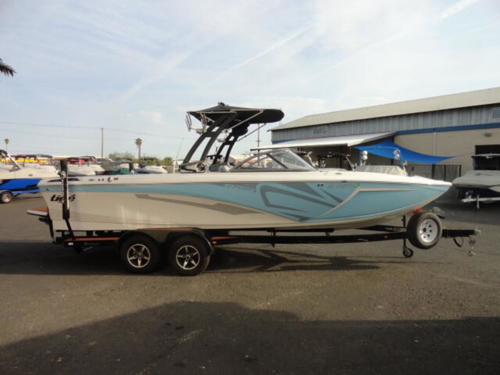 2020 Tige R23 - Image 26