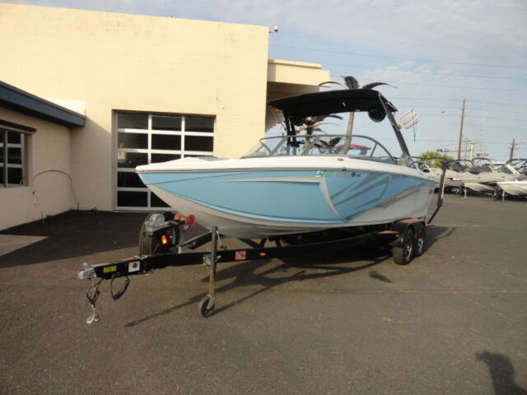 2020 Tige R23 - Image 30