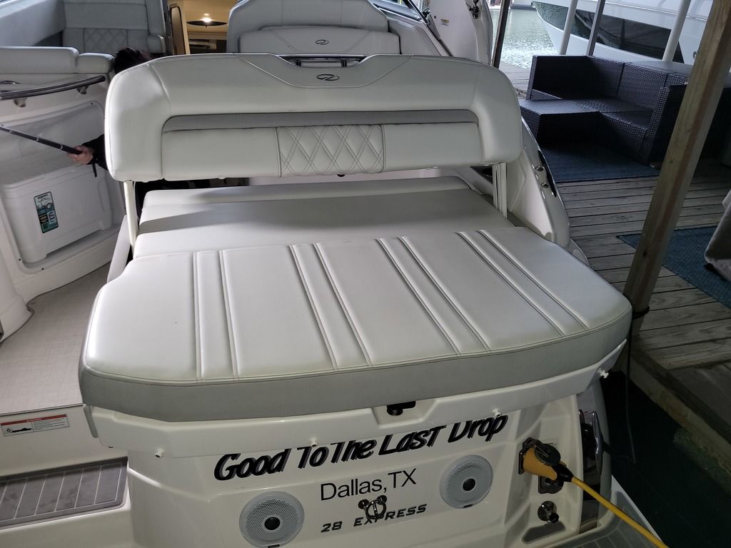 2020 Regal 28 Express - Image 4