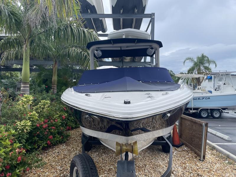 2021 Chaparral 23 Surf - Image 59