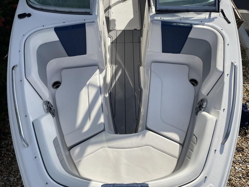 2021 Chaparral 23 Surf - Image 60