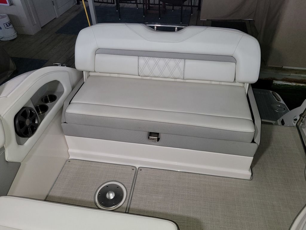 2020 Regal 28 Express - Image 32