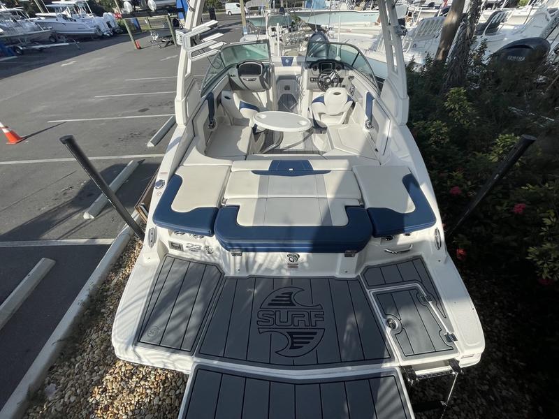 2021 Chaparral 23 Surf - Image 65