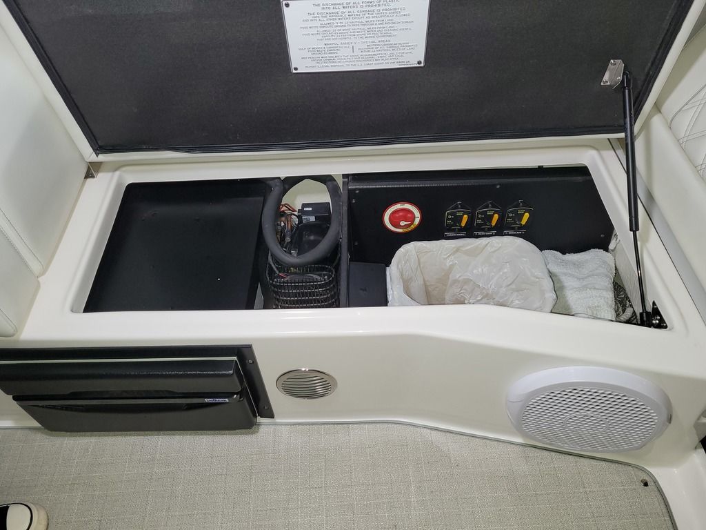 2020 Regal 28 Express - Image 46