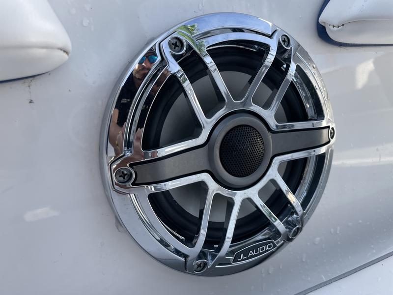 2021 Chaparral 23 Surf - Image 80