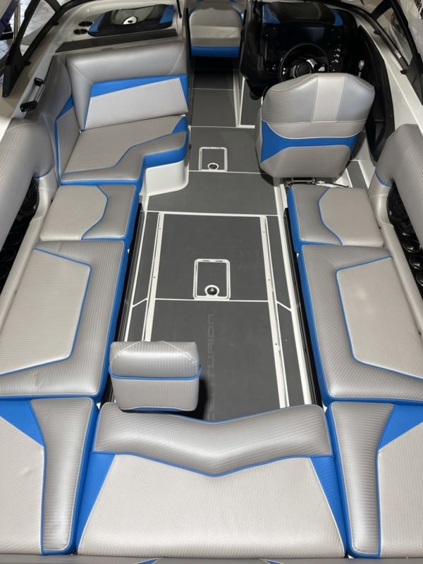 2021 Centurion Vi24 - Image 69