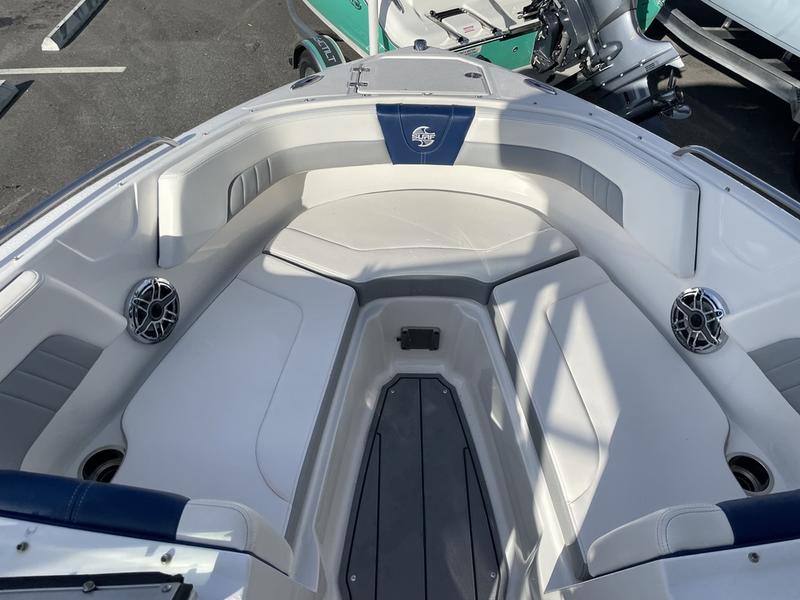 2021 Chaparral 23 Surf - Image 35