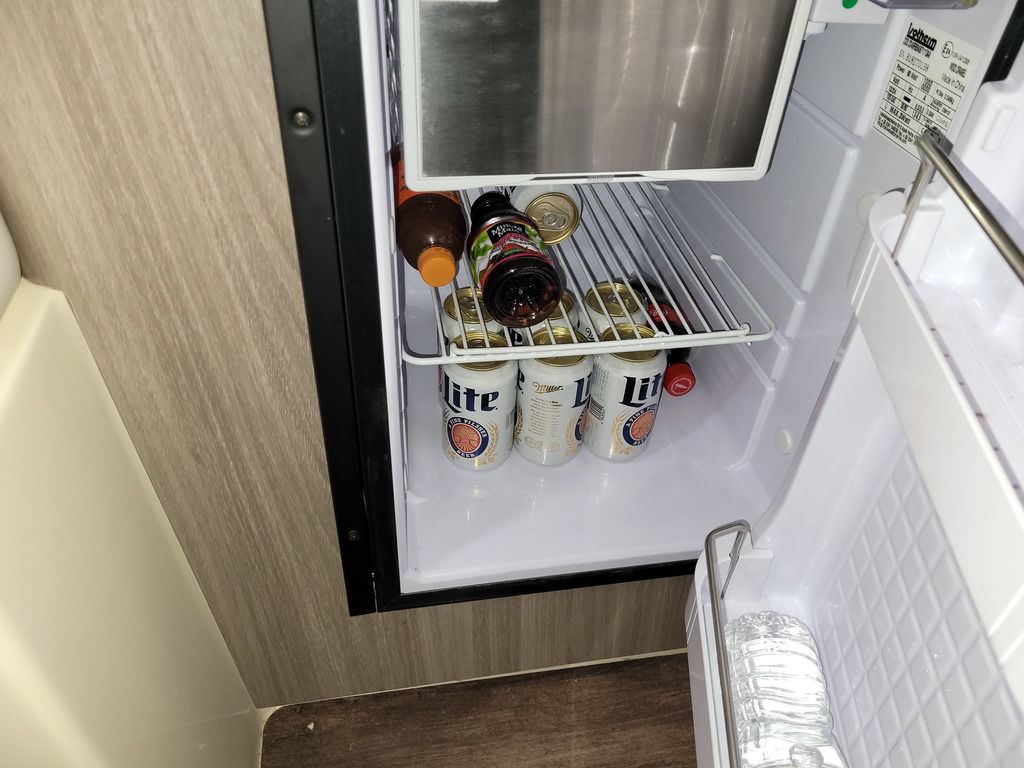 2020 Regal 28 Express - Image 8