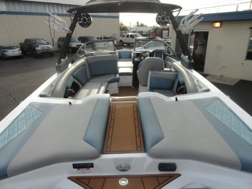 2020 Tige R23 - Image 10