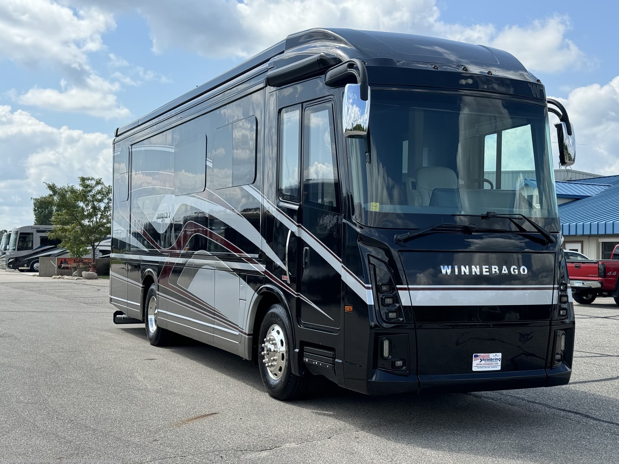 2022 Winnebago Journey 34N - Image 5