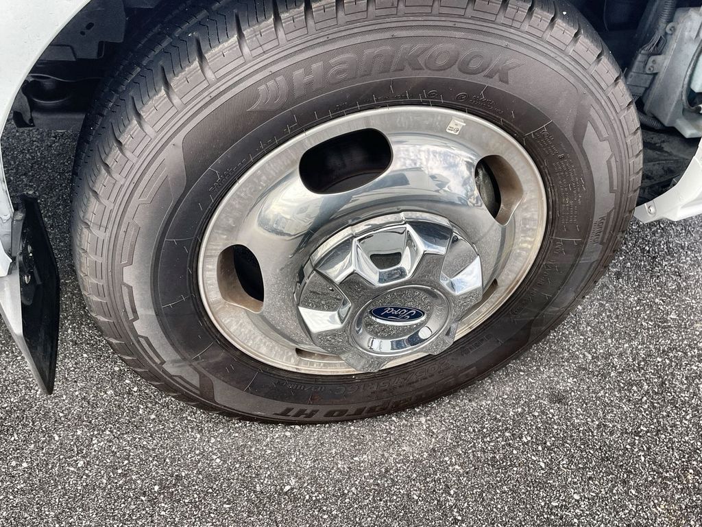 2022 Thor Motor Coach 23TW - Image 12