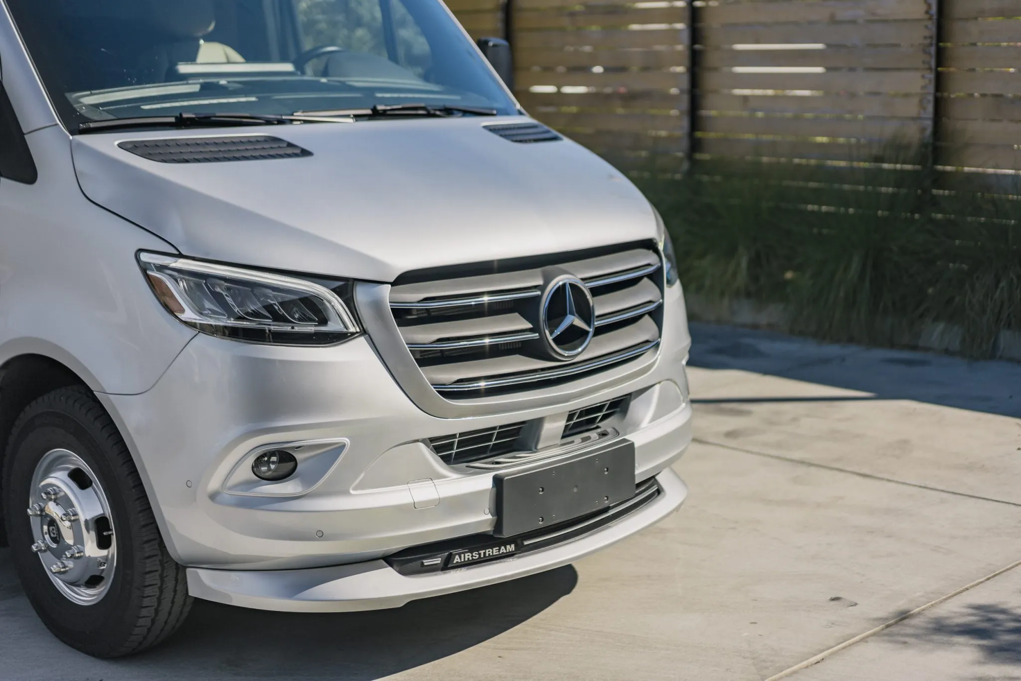 2021 Airstream Interstate 24GT Tommy Bahama Relax Edition - Image 14