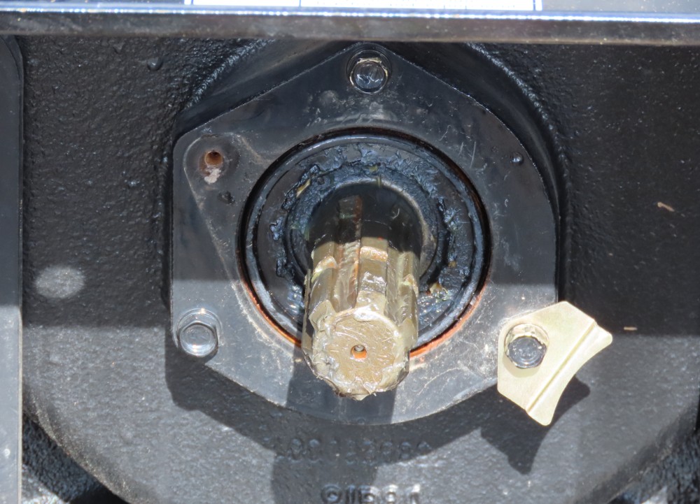 2018 Mahindra 9125P 4WD Front End Loader Utility Ag Farm Tractor - Image 29