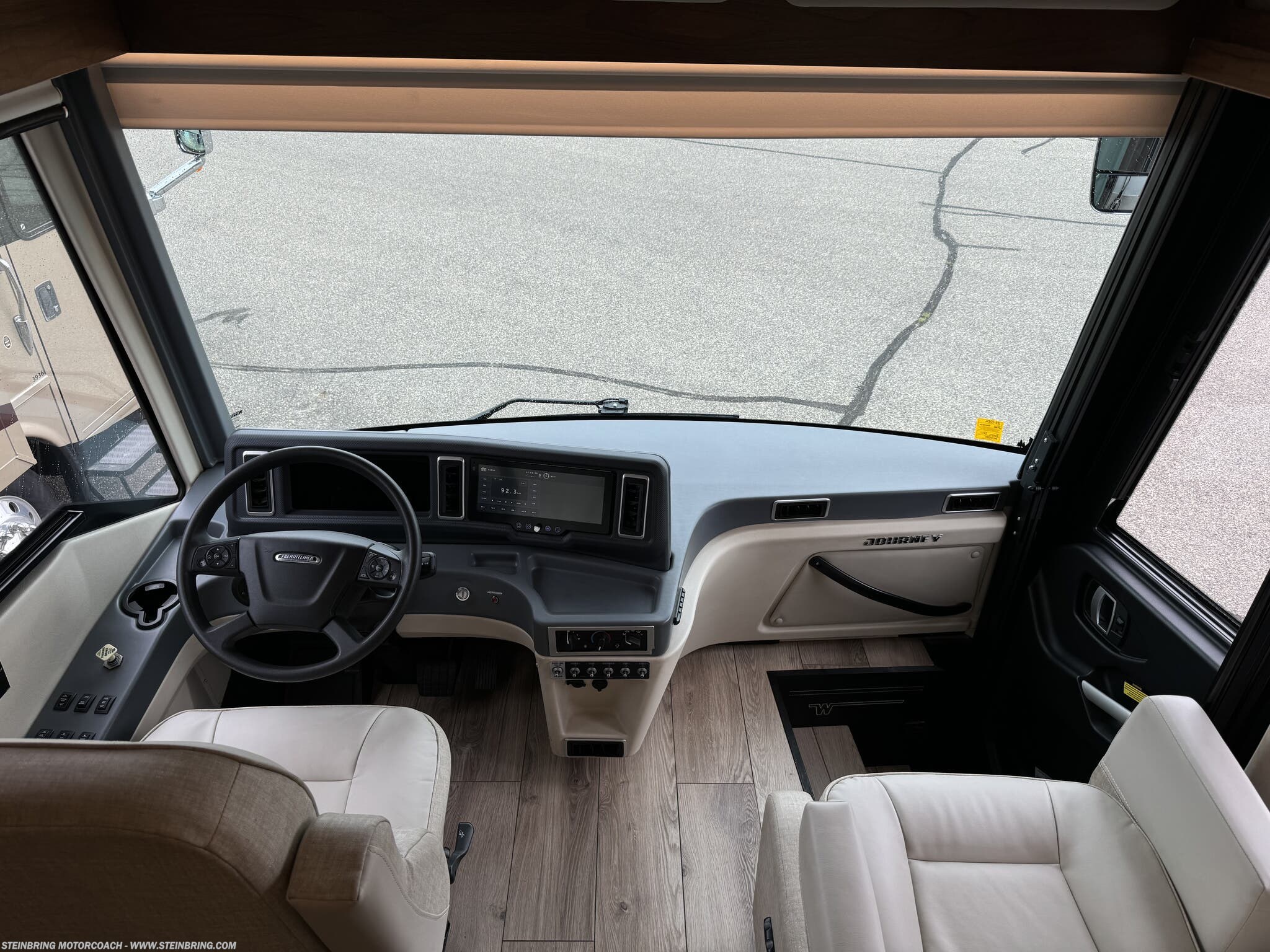 2022 Winnebago Journey 34N - Image 14