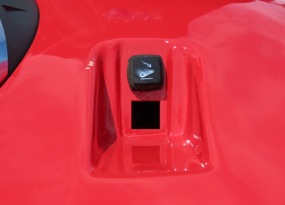 2018 Mahindra 9125P 4WD Front End Loader Utility Ag Farm Tractor - Image 31