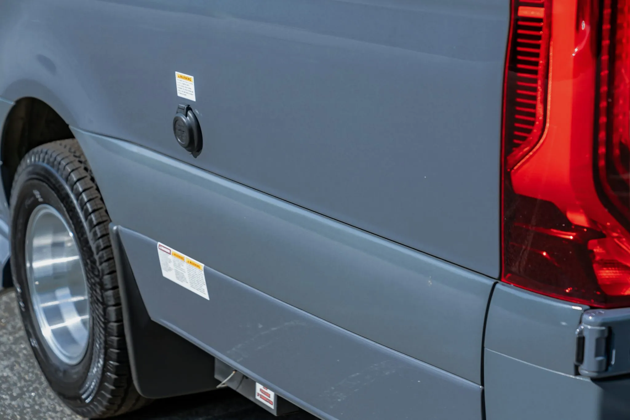 2021 Coachmen Galleria 24T - Image 22