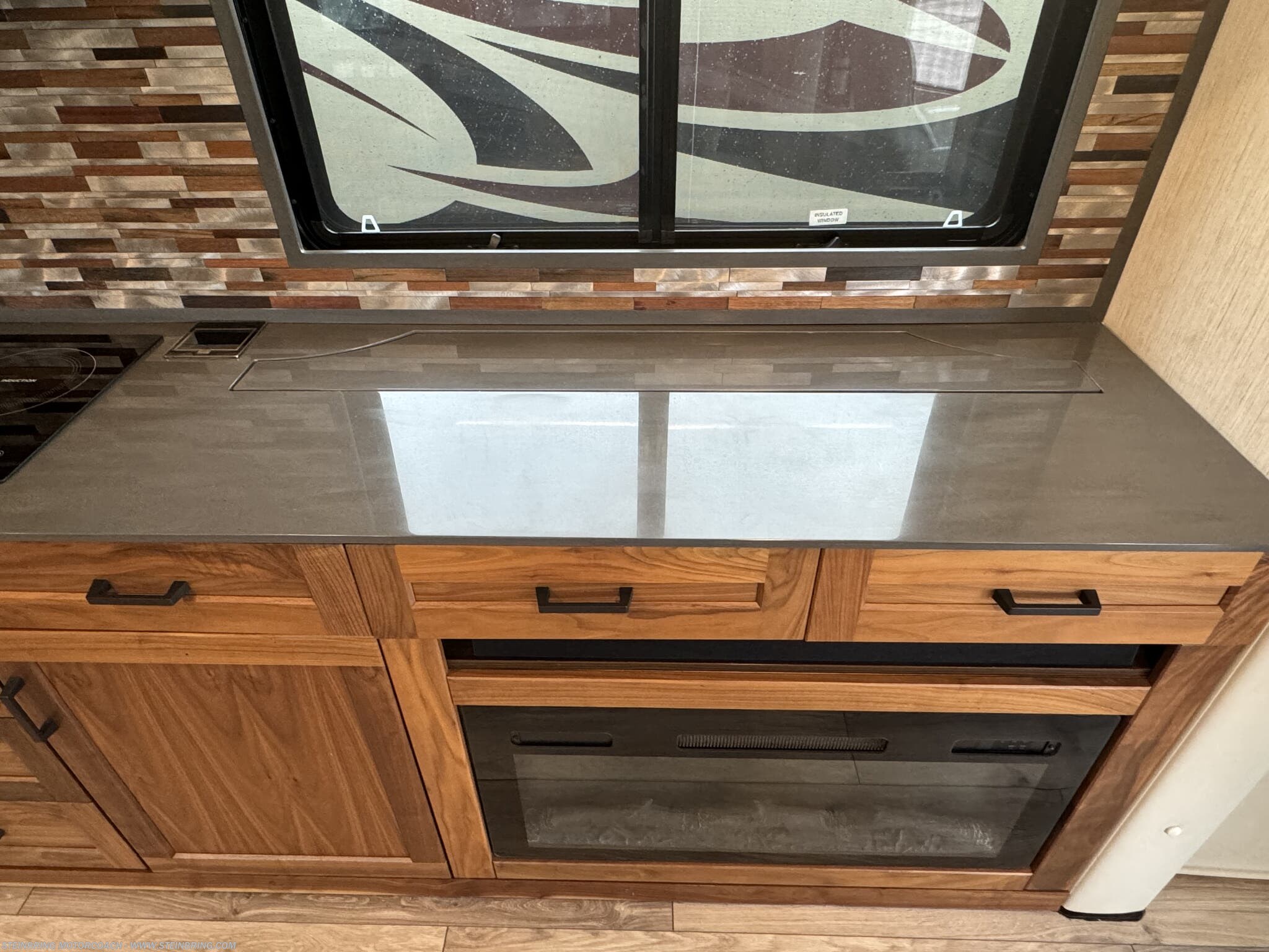 2022 Winnebago Journey 34N - Image 19