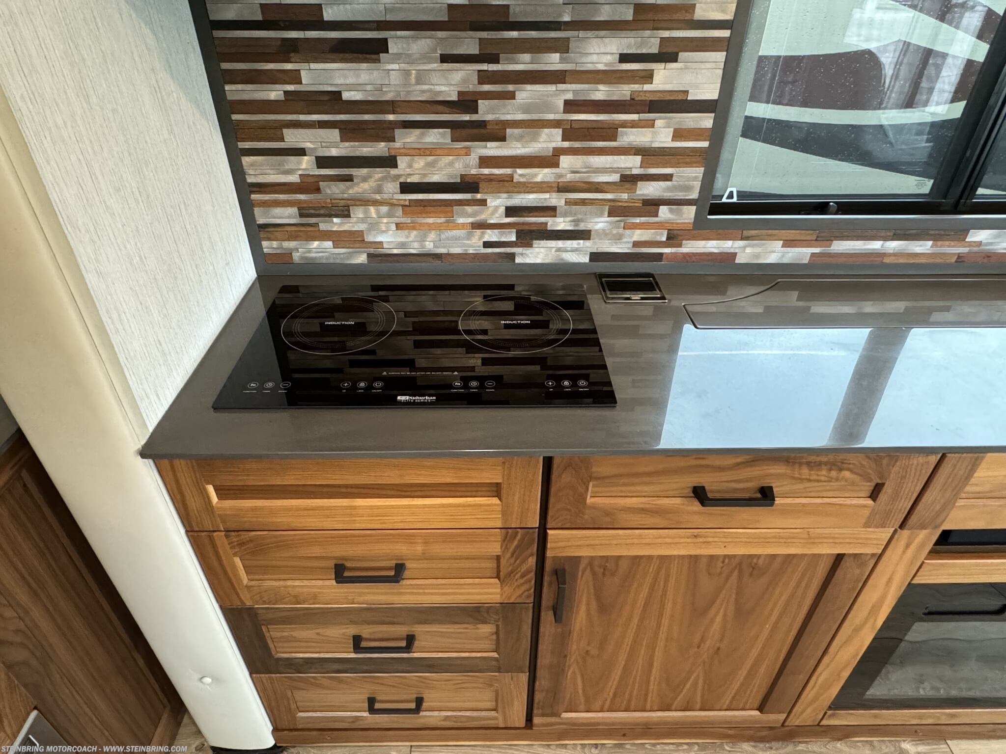 2022 Winnebago Journey 34N - Image 20