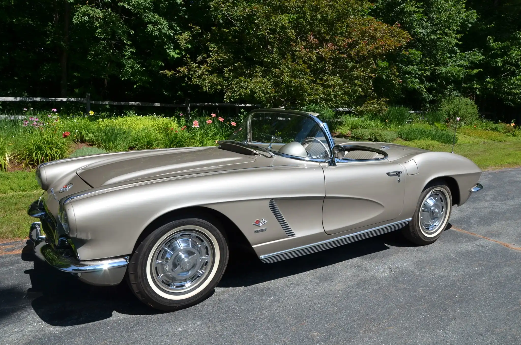 1962 Chevrolet Corvette Fuelie 4-Speed
