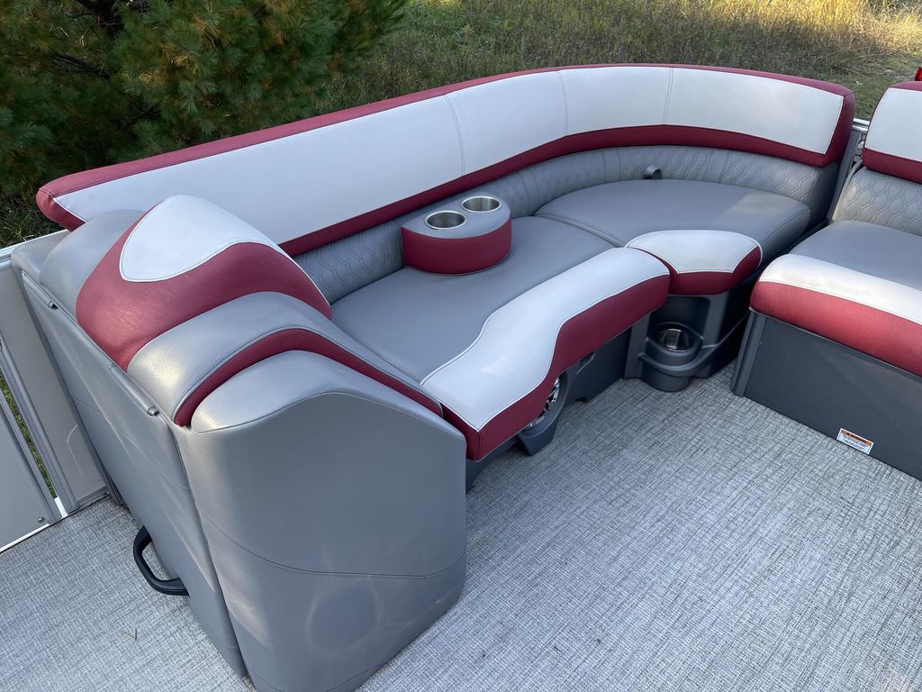 2021 Tahoe Pontoons Cascade Quad Lounger 25' - Image 2