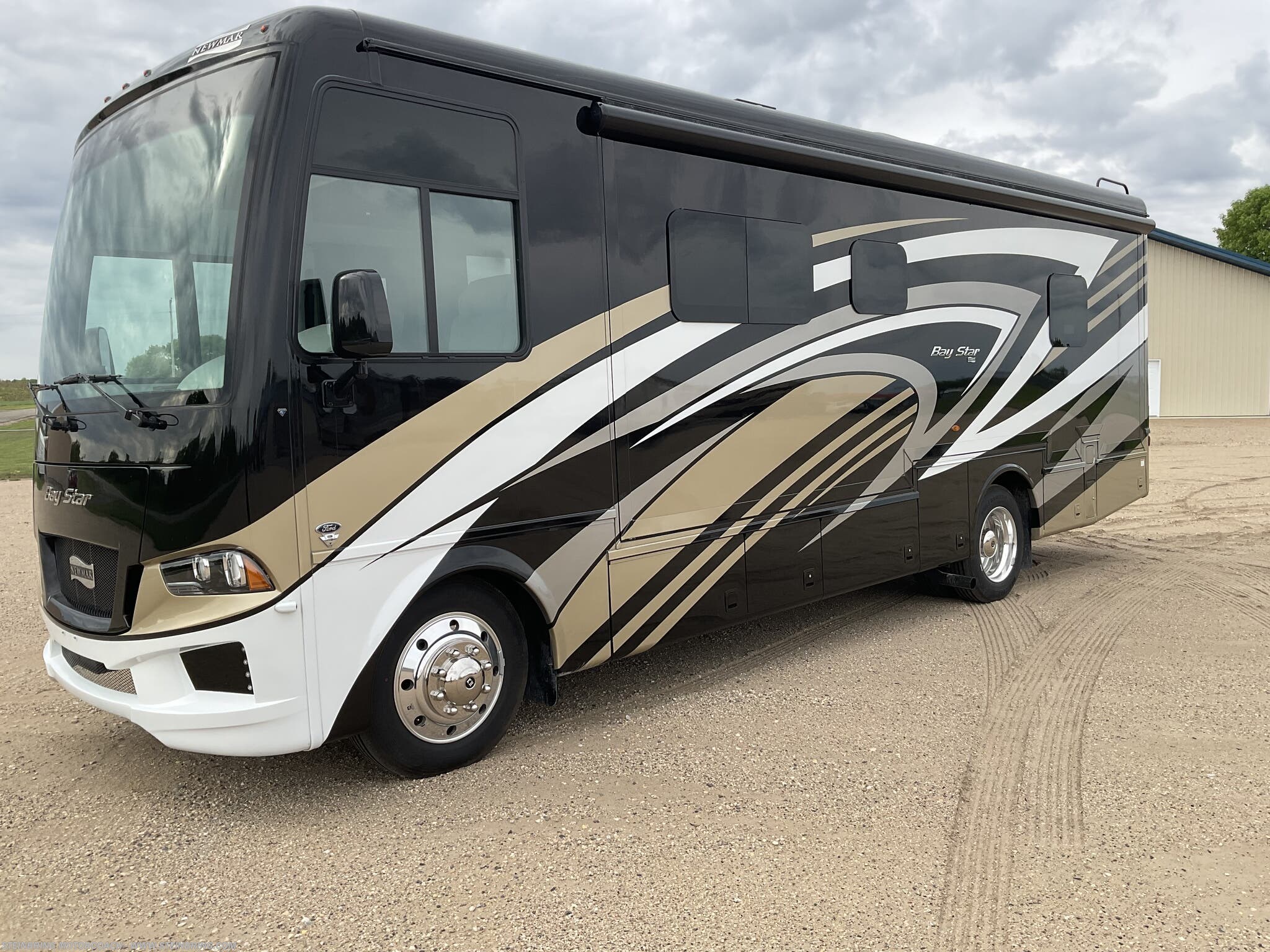 2022 Newmar Bay Star 3014 - Image 6