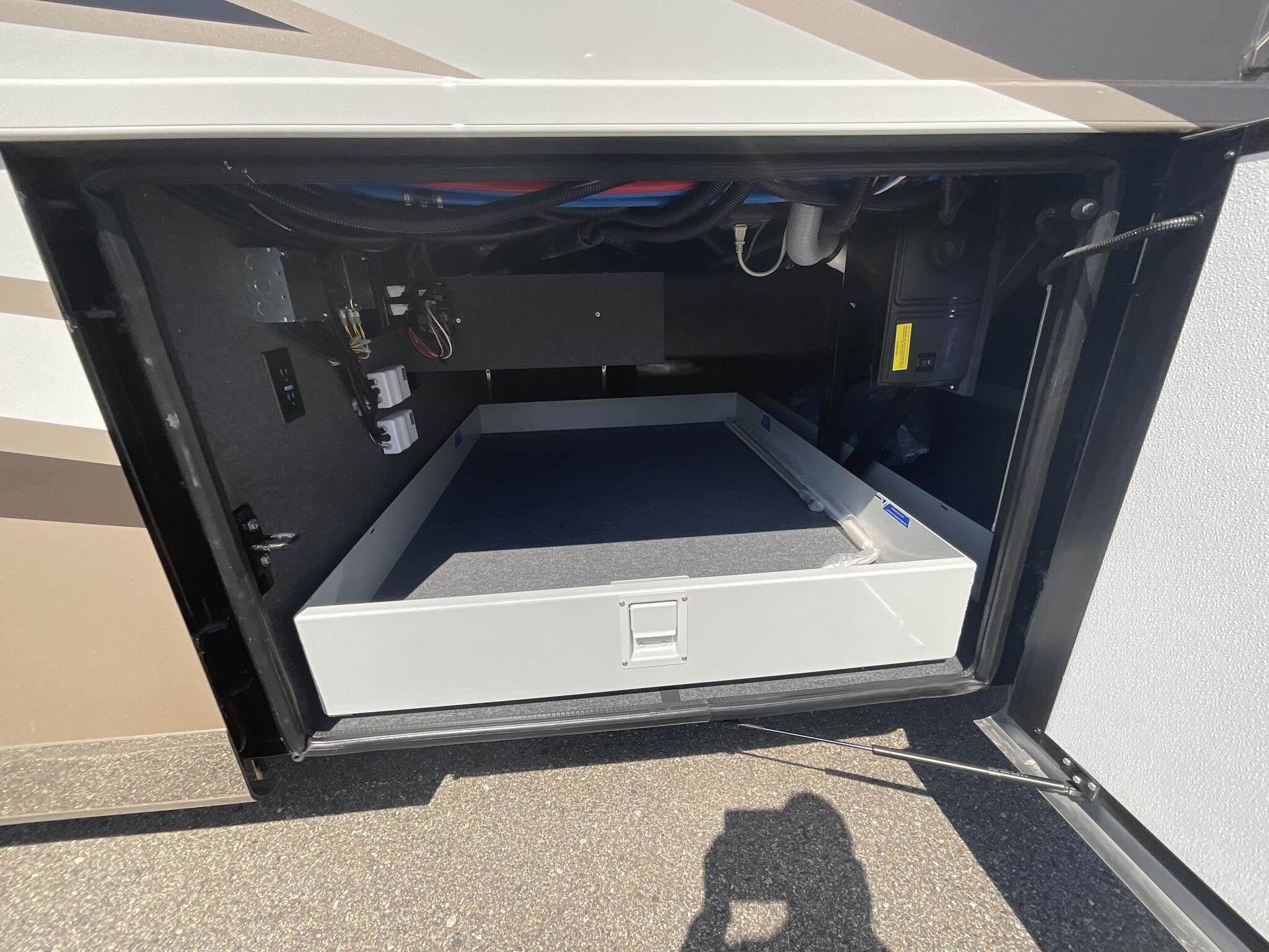 2022 Newmar Dutch Star 4369 Diesel Pusher - Image 23