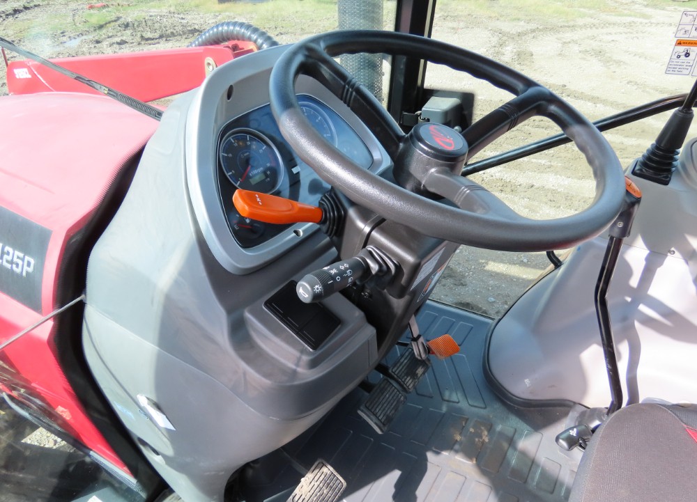 2018 Mahindra 9125P 4WD Front End Loader Utility Ag Farm Tractor - Image 39