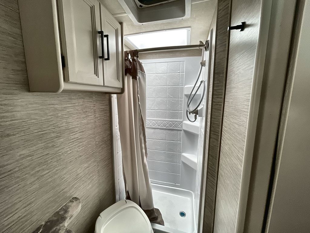 2022 Thor Motor Coach 23TW - Image 24