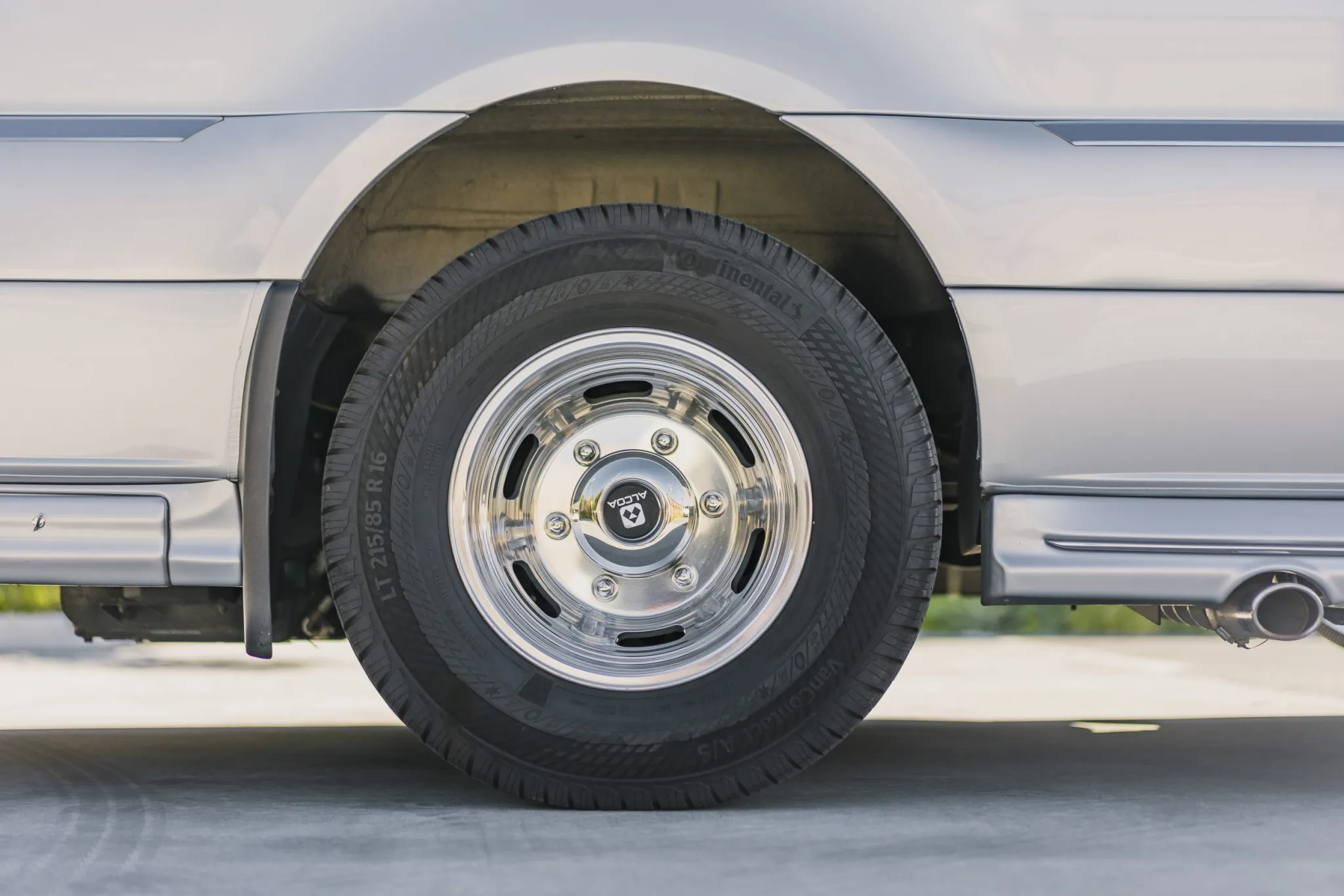 2021 Airstream Interstate 24GT Tommy Bahama Relax Edition - Image 26