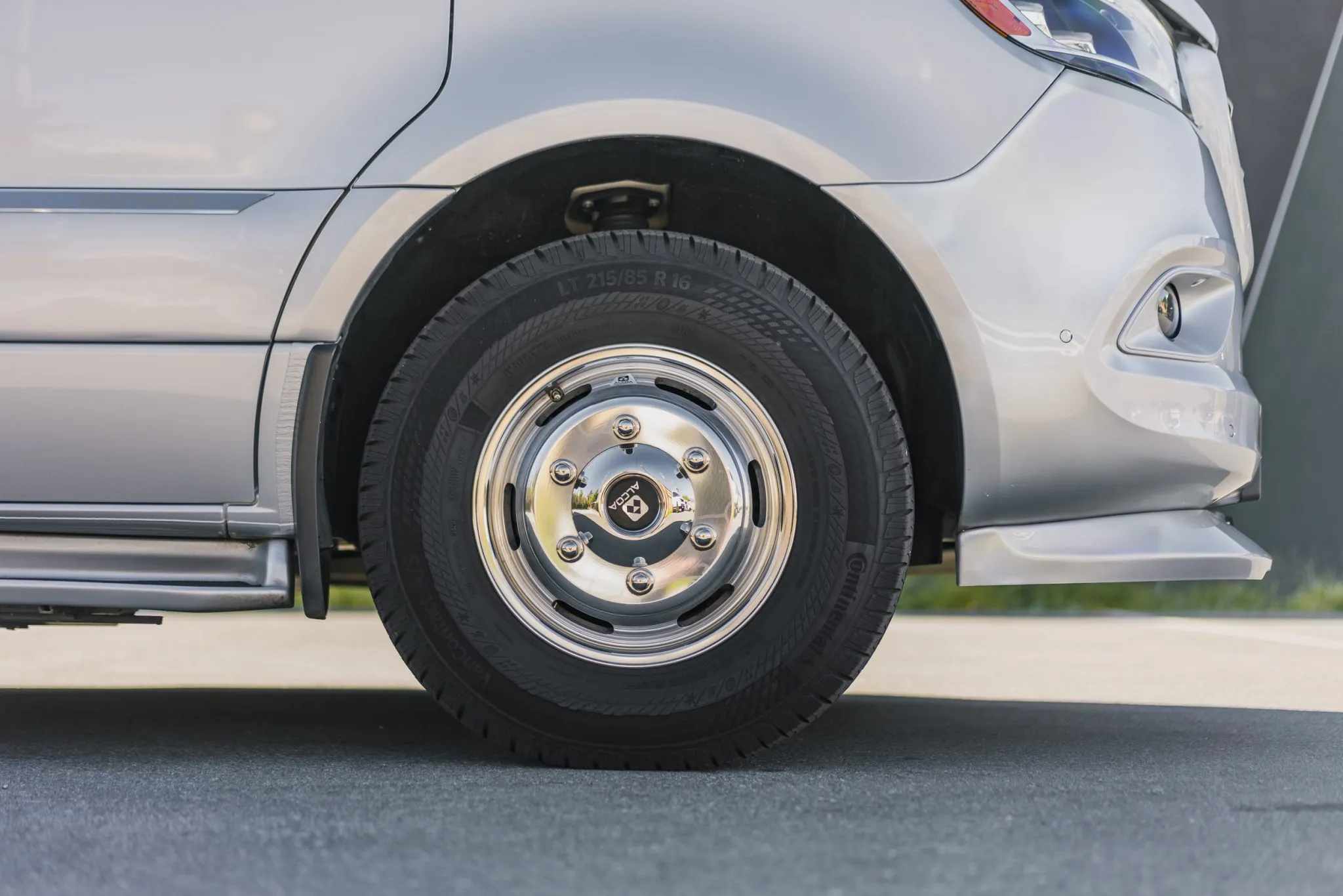 2021 Airstream Interstate 24GT Tommy Bahama Relax Edition - Image 27