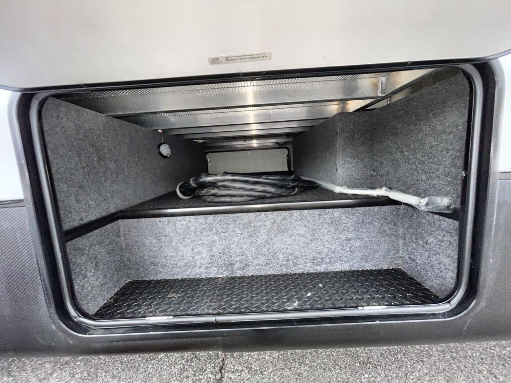 2021 Jayco Seismic 4113 - Image 17