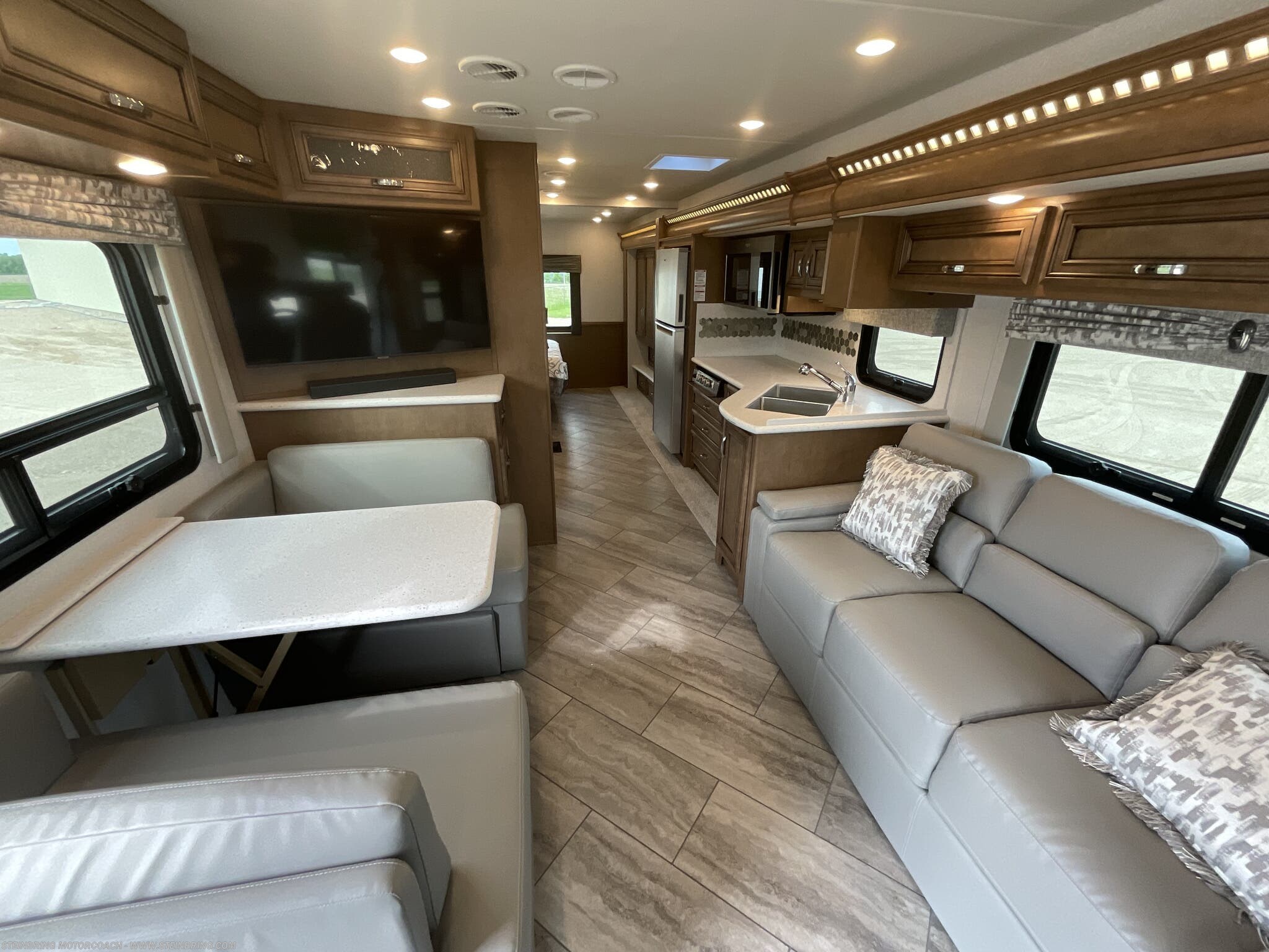 2022 Newmar Bay Star 3014 - Image 28