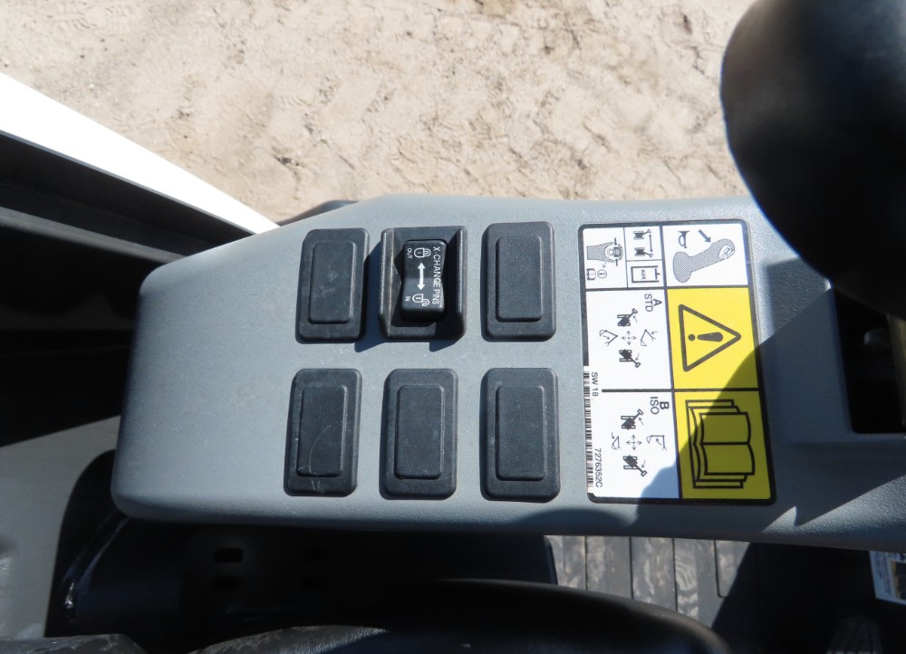 2020 Bobcat E42 Mini Excavator Rubber Tracks Backhoe Aux Hyd Blade - Image 4