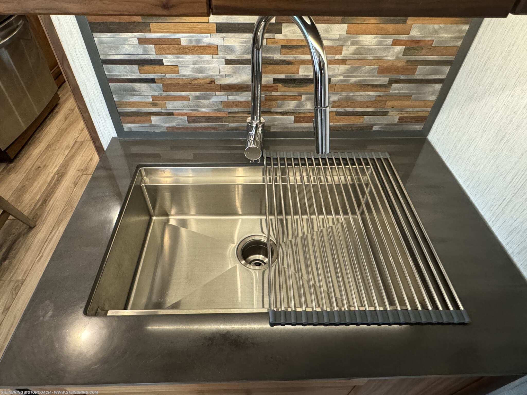 2022 Winnebago Journey 34N - Image 28