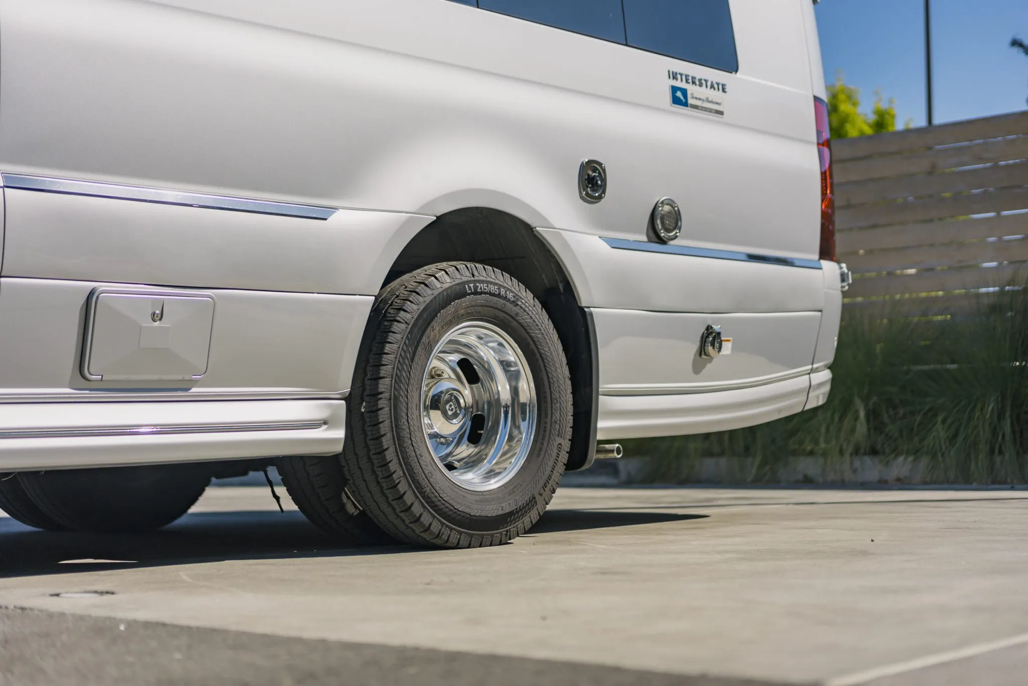 2021 Airstream Interstate 24GT Tommy Bahama Relax Edition - Image 30