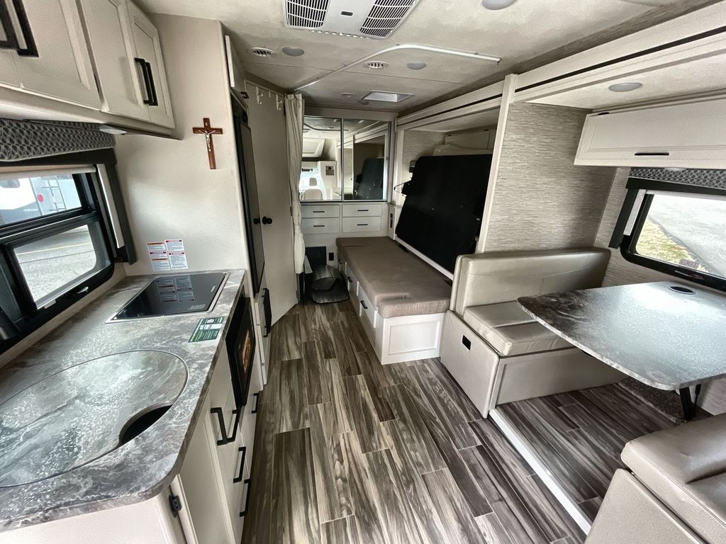 2022 Thor Motor Coach 23TW - Image 29