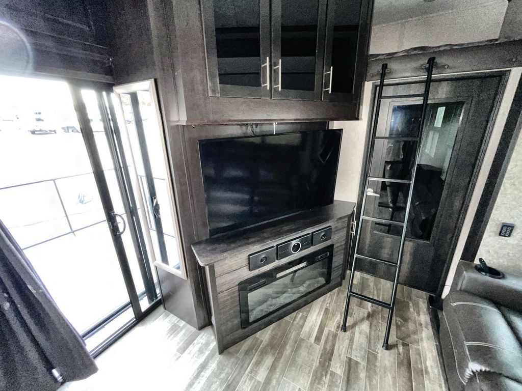 2021 Jayco Seismic 4113 - Image 21