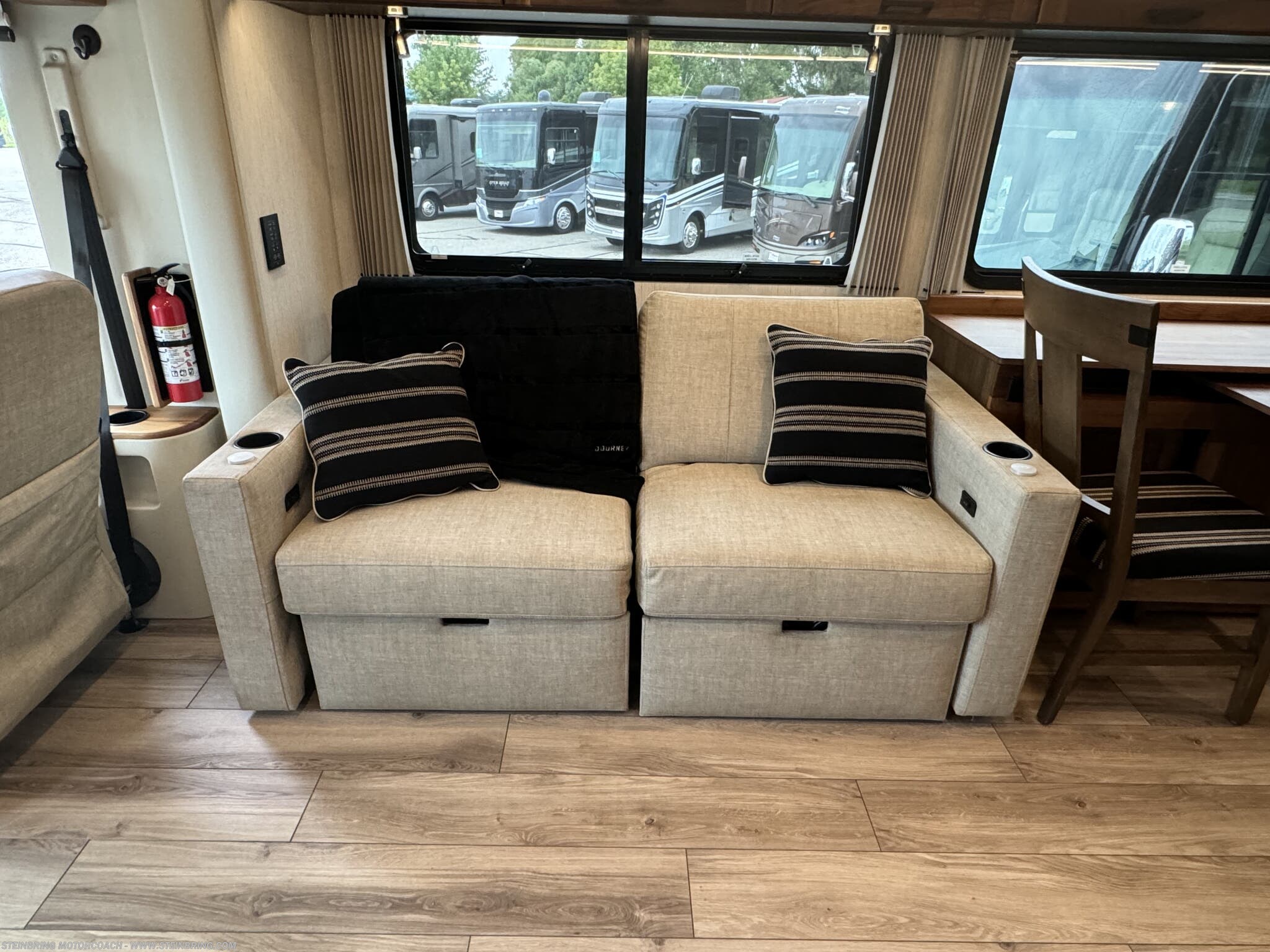 2022 Winnebago Journey 34N - Image 31