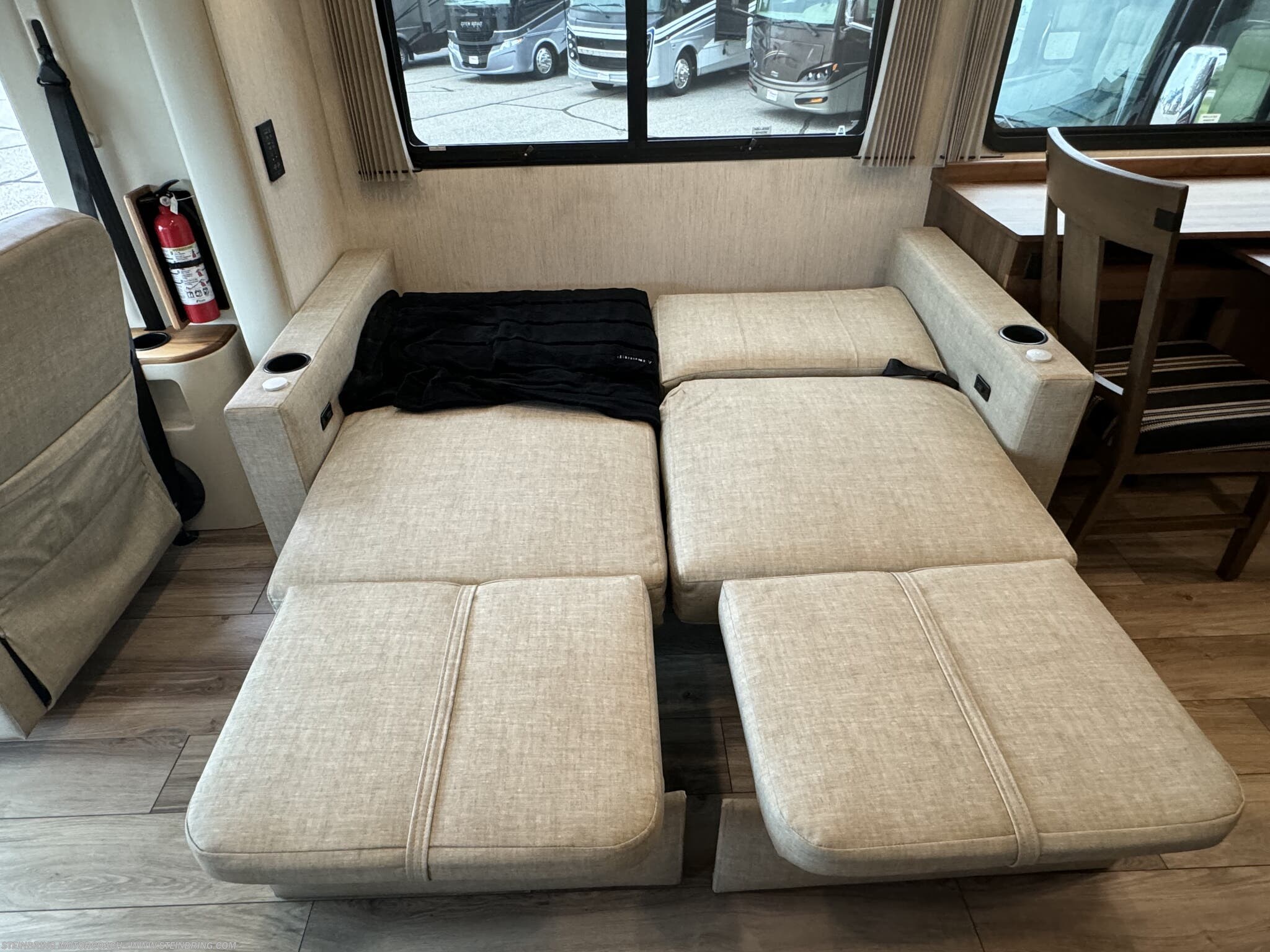 2022 Winnebago Journey 34N - Image 32