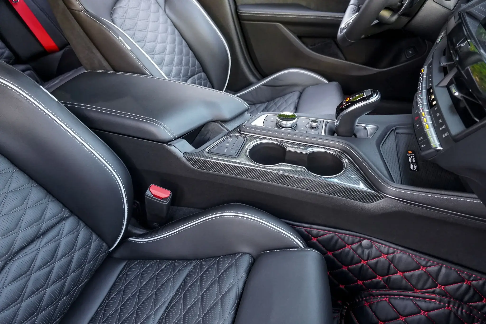 2023 Cadillac CT4-V Blackwing - Image 5