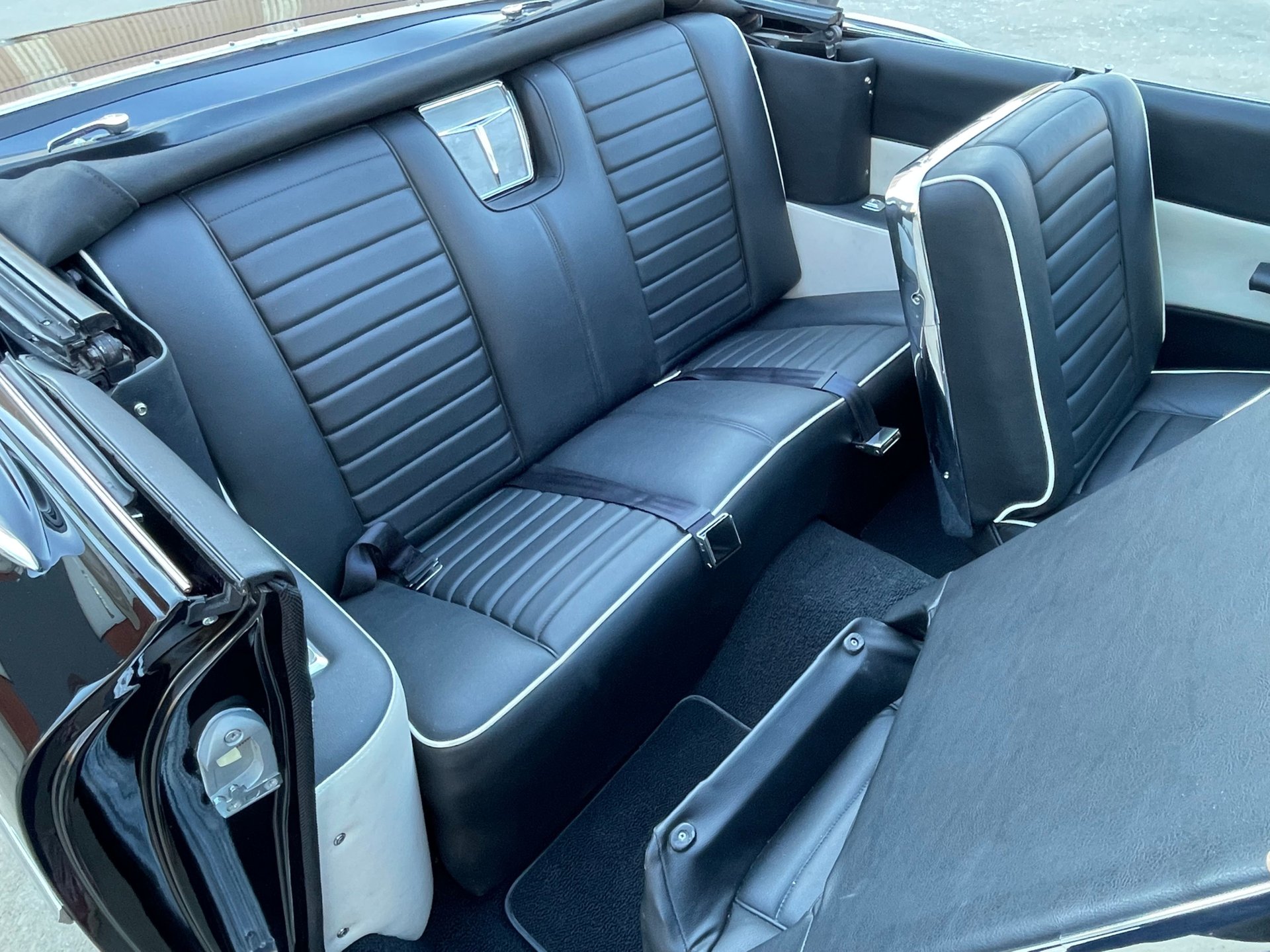 1959 Pontiac Catalina Convertible - Image 8