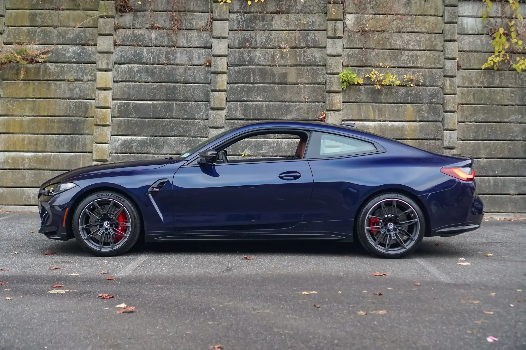 2023 BMW M4 Competition xDrive Coupe - Image 29