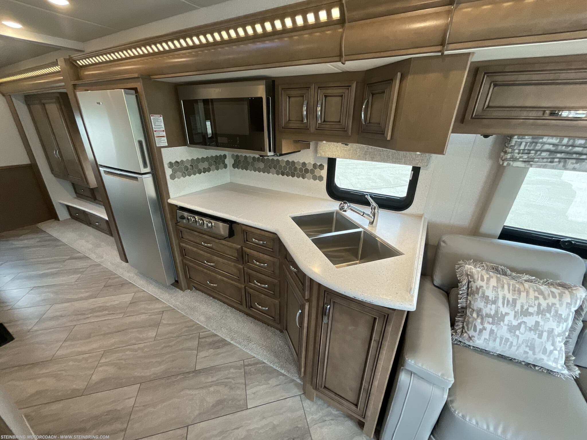 2022 Newmar Bay Star 3014 - Image 34