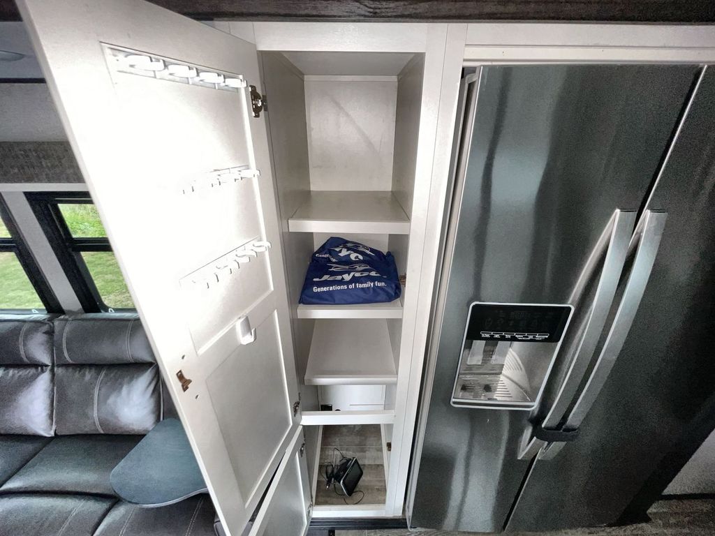 2021 Jayco Seismic 4113 - Image 25